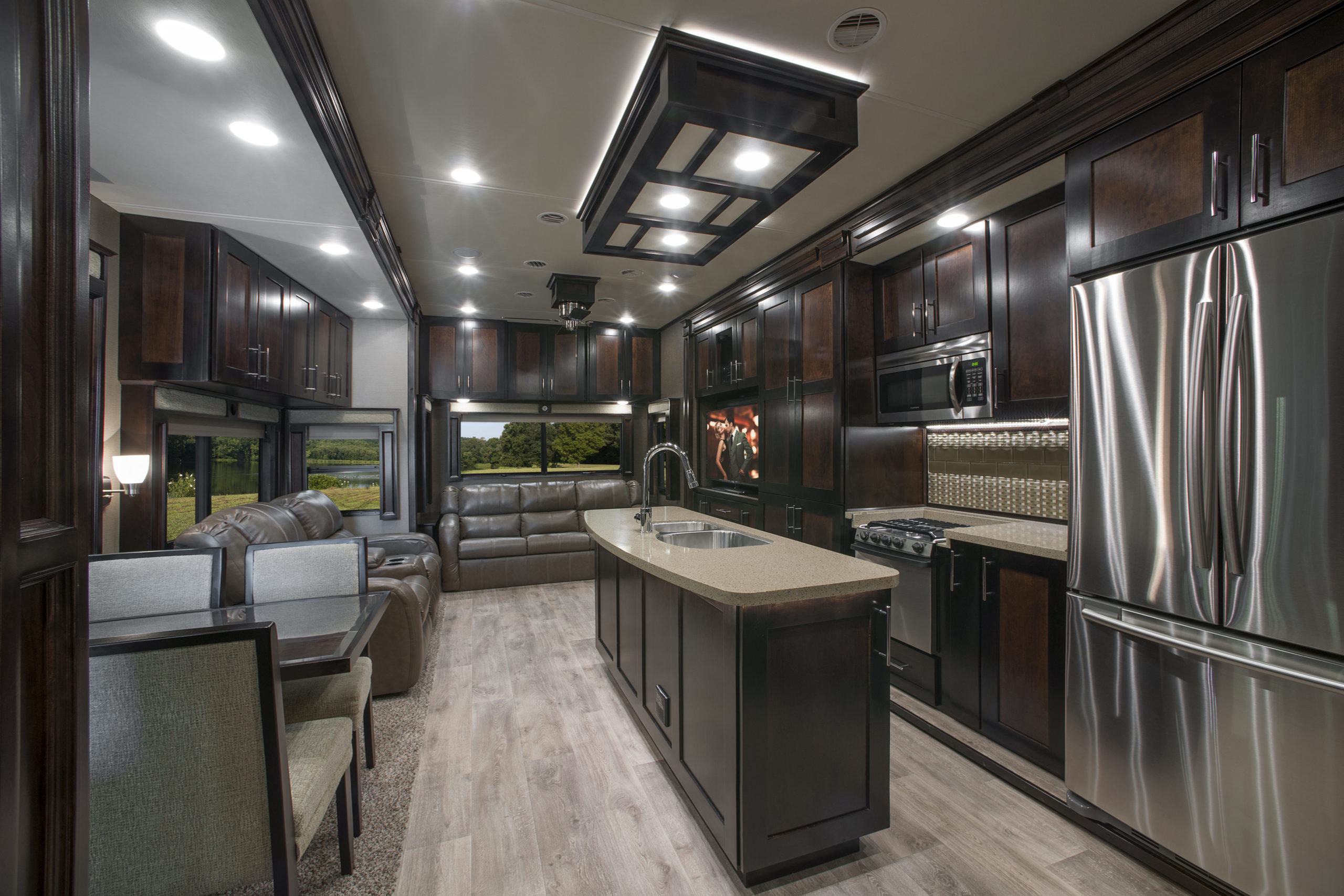 Vanleigh RV to Debut SixSlide Fiver at Open House RV PRO