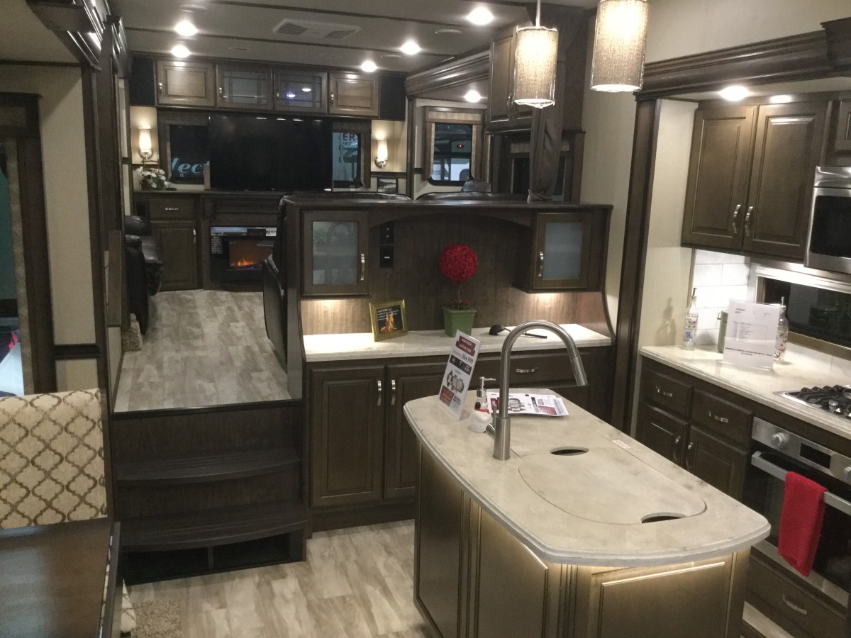Gallery 2018's Detroit Camper & RV Show RV PRO