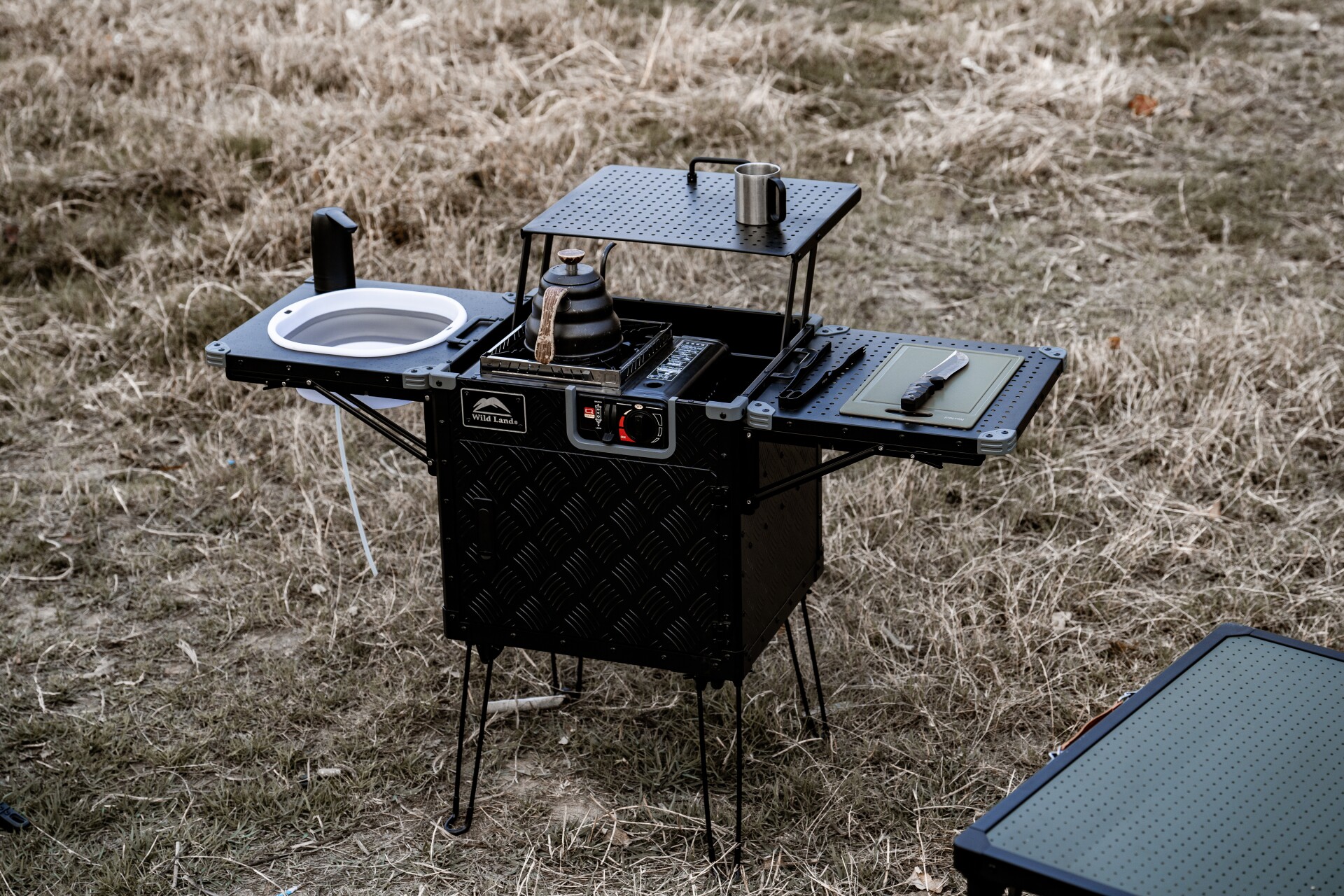 Cinch, Wild Land portable kitchen