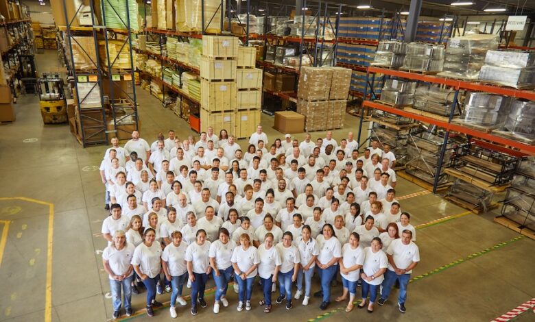 Energy-Efficient AC Units Help RVers Go Off-Grid Longer 1 employees
