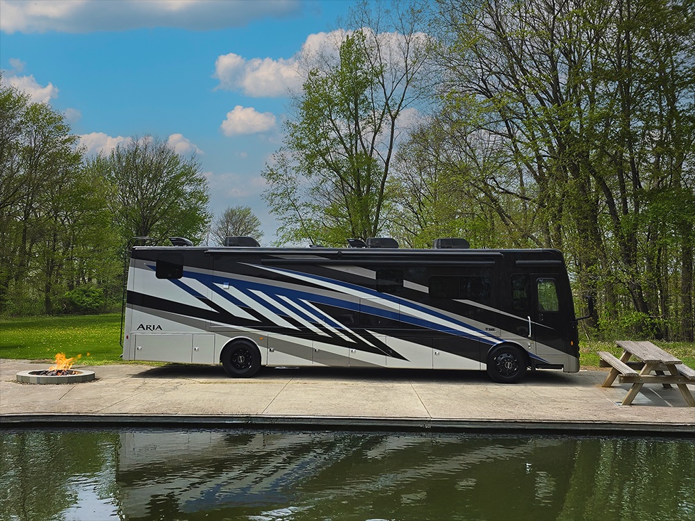 2026 Aria 3901 Cobalt