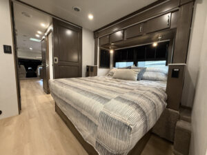 Model Year 2026 Preview: Cherokee & Dynamax 10 DX3 King size bed