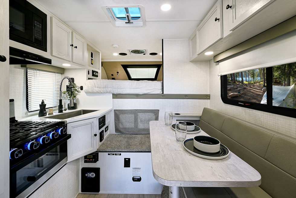 Palomino Truck Camper HS8801 B to F