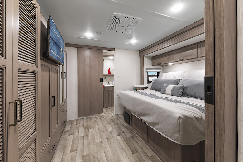 2026 Windsport 36H Bedroom