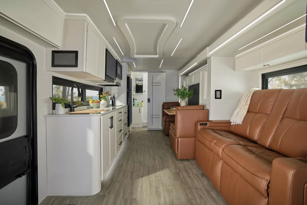 Freedom Aire 2515 interior