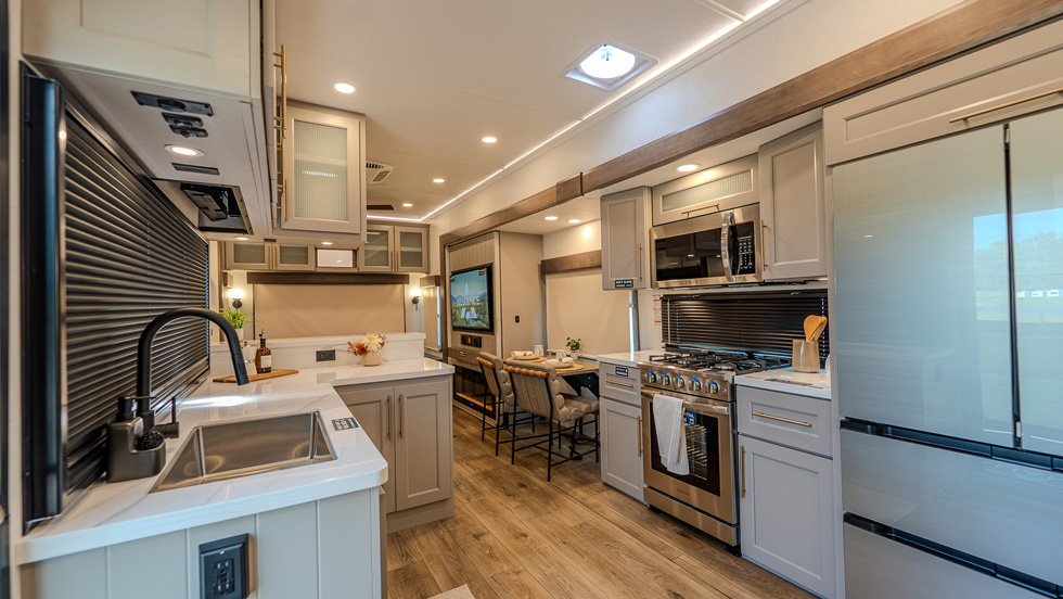 Alliance RV's Side Patio Design Breaks Fifth Wheel Mold 3 aliance 17