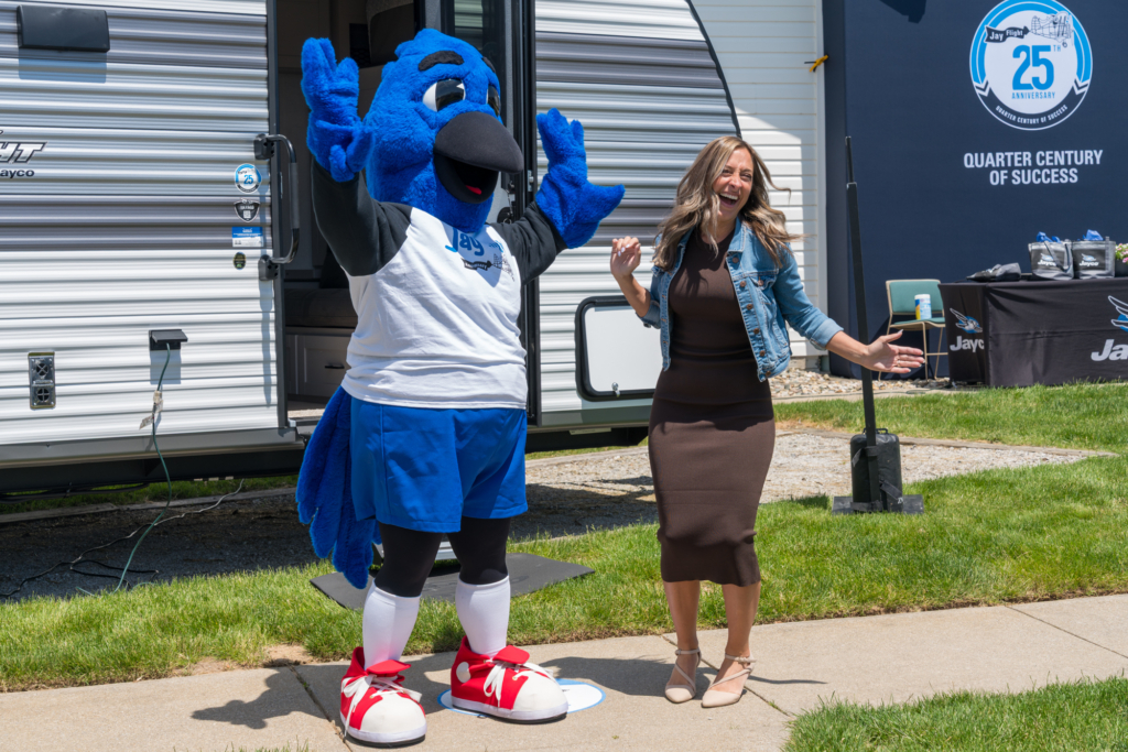 Jayco Celebrates 25th Anniversary of Jay Flight, Intros 2027 Products 4 2MC1159 4