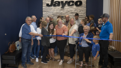 Ribbon cutting Bontragers and Hawkins1