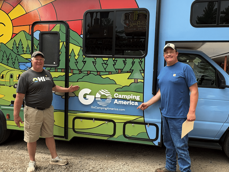 GCA RV Ribbon Cutting 4584
