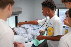 Mobile Simulation RV Gives Students Hands-On Look at Healthcare Careers 4 phsc1961