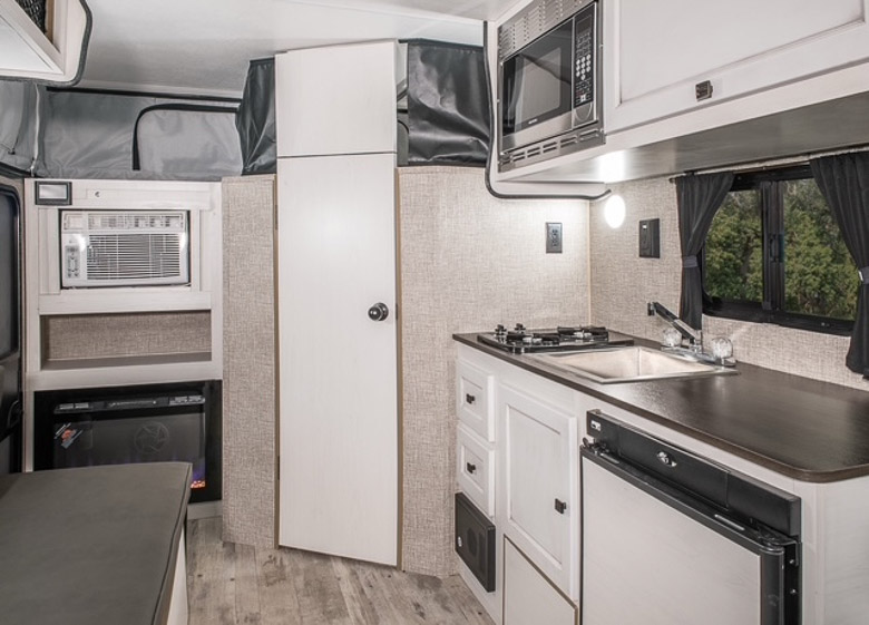 Model Year 2027: Lancaster Cabins, Recreation By Design & Vantera RV 5 Vanterra Atia interior